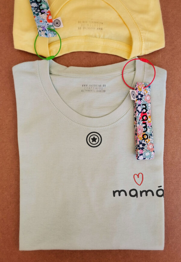 Camiseta  papá ❤️ & mamá ❤️ - Imagen 3